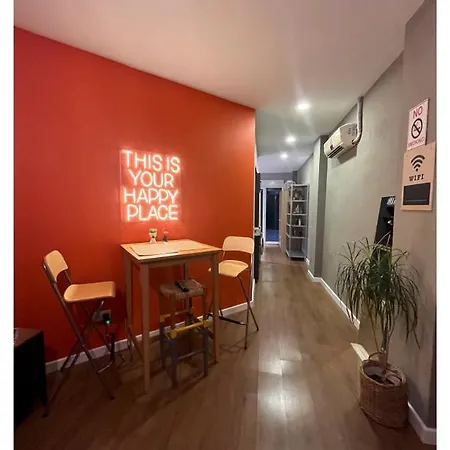 Cosy Flat With A Garden In Kadikoy Estambul